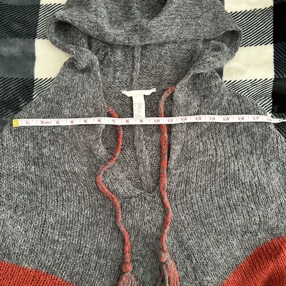 🚨3 for $30🚨 H&M Charcoal and Rust Orange Hooded Poncho - Picture 4 of 5